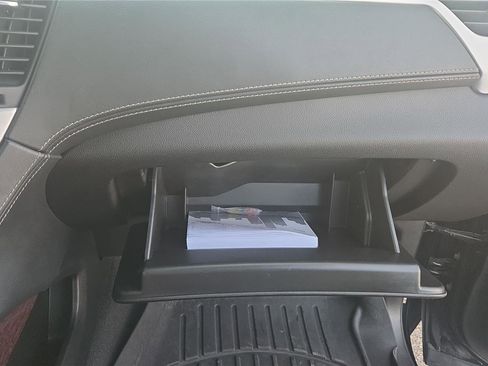 Used 2019 GMC Yukon SLT image 34