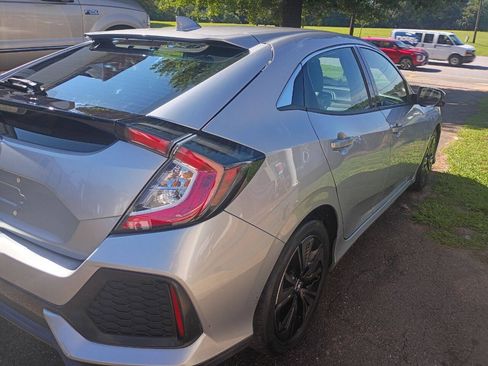 Used 2019 Honda Civic EX image 6