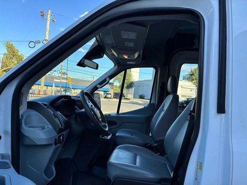 Used 2019 Ford Transit 250 130 Medium Roof RWD image 9