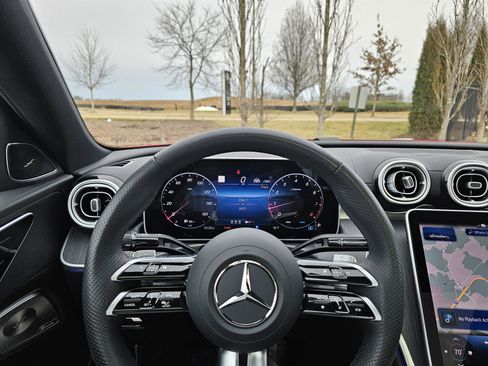 Used 2025 Mercedes-Benz C 300 4MATIC Sedan image 33