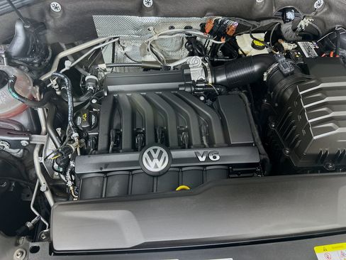 Used 2023 Volkswagen Atlas Cross Sport SE w/ Black Wheel Package FWD image 34