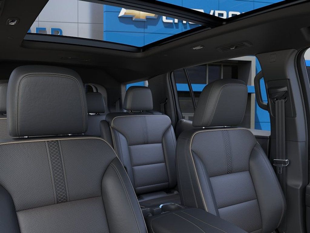 New 2026 Chevrolet Traverse High Country w/ LPO, Floor Liner Package AWD/4WD image 24