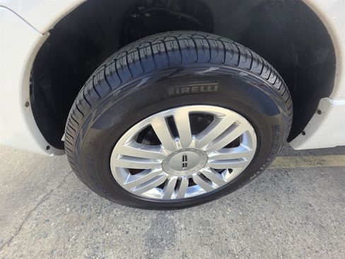 Used 2012 Lincoln Navigator L 4WD image 8