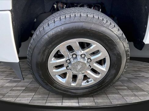 Used 2019 Chevrolet Silverado 3500 High Country w/ Duramax Plus Package image 9