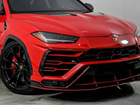 Used 2021 Lamborghini Urus AWD/4WD image 3