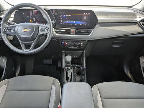 Used 2025 Chevrolet TrailBlazer LT AWD/4WD image 24