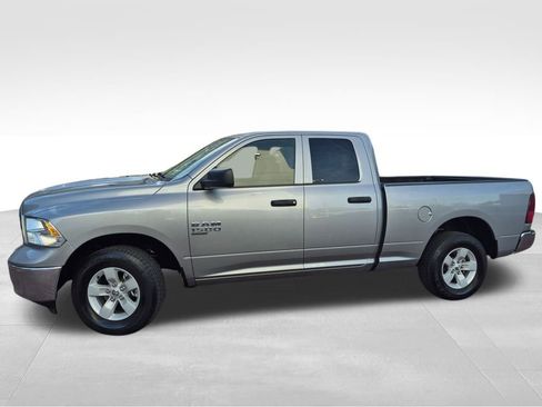 Used 2024 RAM 1500 Classic SLT image 3