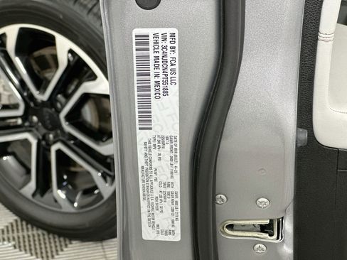 Used 2023 Jeep Compass Limited AWD/4WD image 12