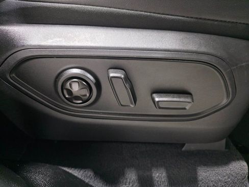 Used 2023 Jeep Grand Cherokee Limited image 25