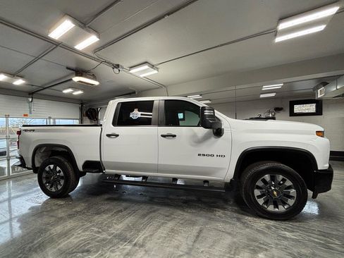 Used 2021 Chevrolet Silverado 2500 Custom w/ Custom Value Package AWD/4WD image 14