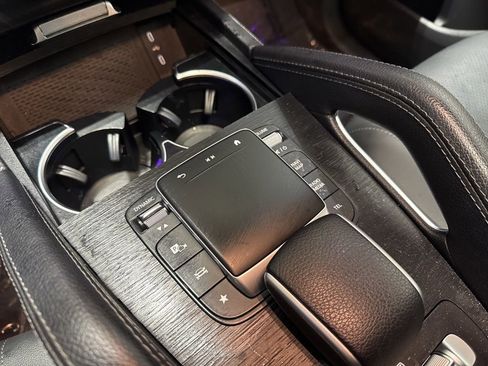 Used 2024 Mercedes-Benz GLS 450 4MATIC image 18