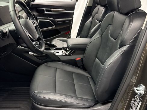 Used 2025 Kia Telluride EX image 8