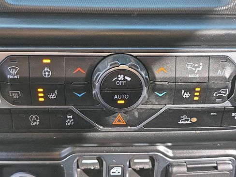 Certified 2022 Jeep Gladiator Rubicon w/ LED Lighting Group image 29