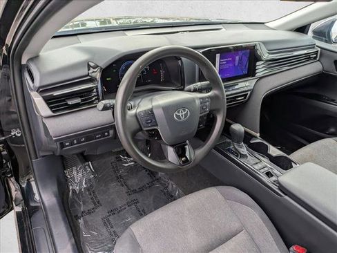 Used 2025 Toyota Camry LE image 12
