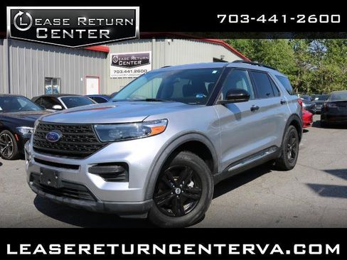 Used 2020 Ford Explorer XLT RWD image 1