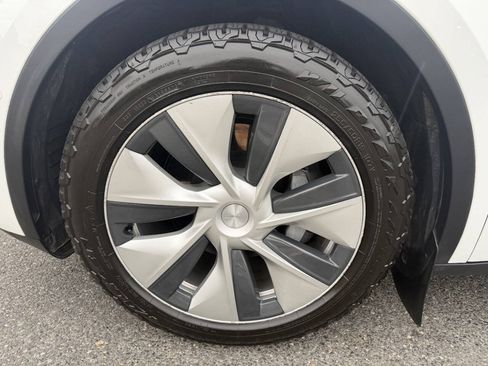 Used 2021 Tesla Model Y Long Range AWD/4WD image 12