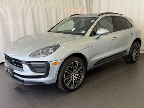 Used 2026 Porsche Macan AWD/4WD image 1