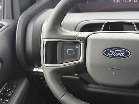 New 2025 Ford Expedition Active image 27