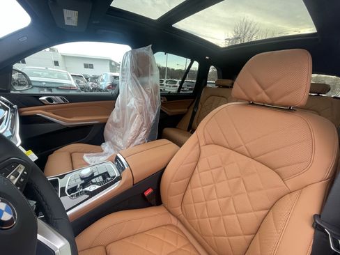 New 2026 BMW X5 xDrive40i w/ Executive Package image 9