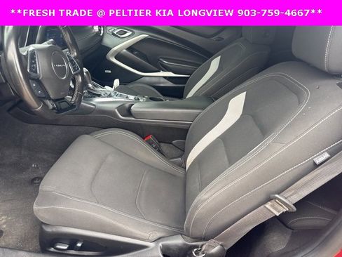 Used 2021 Chevrolet Camaro LT w/ Technology Package image 11