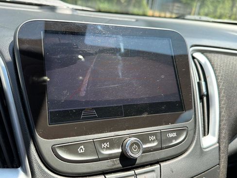 Used 2022 Chevrolet Malibu LS FWD image 24