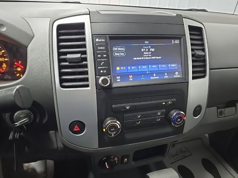 Used 2019 Nissan Frontier SV image 24
