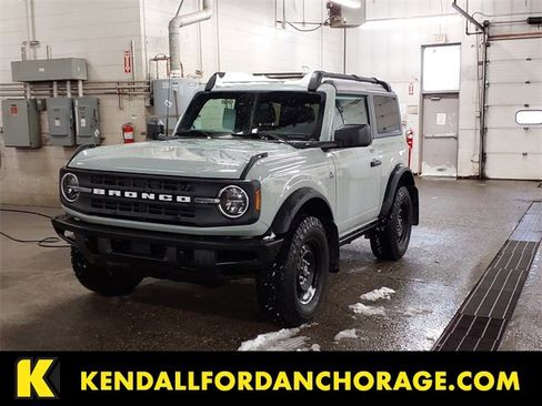 Used 2022 Ford Bronco Black Diamond image 1