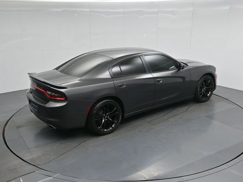 Used 2017 Dodge Charger SE w/ Blacktop Package RWD image 39
