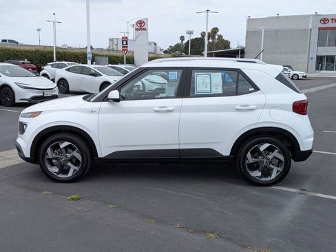 Used 2025 Hyundai Venue SEL FWD image 12