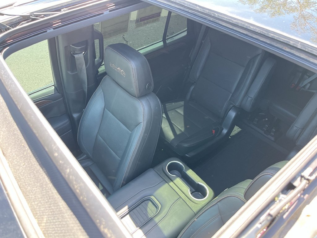Used 2022 Chevrolet Tahoe High Country RWD image 22