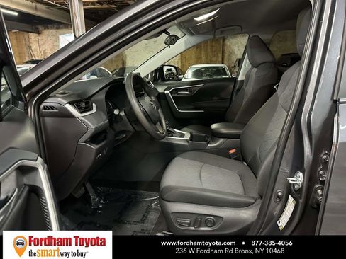 Used 2025 Toyota RAV4 XLE image 15