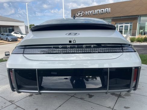 New 2025 Hyundai Ioniq 6 SE image 4