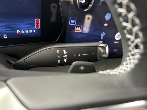 Used 2025 Chevrolet Traverse LT w/ Driver Confidence Package image 20