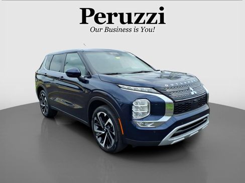 Used 2024 Mitsubishi Outlander SE AWD/4WD image 1