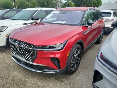 Certified 2025 Lincoln Nautilus Premier AWD/4WD image 2