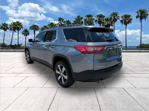 Used 2021 Chevrolet Traverse LT w/ LT Premium Package FWD image 6