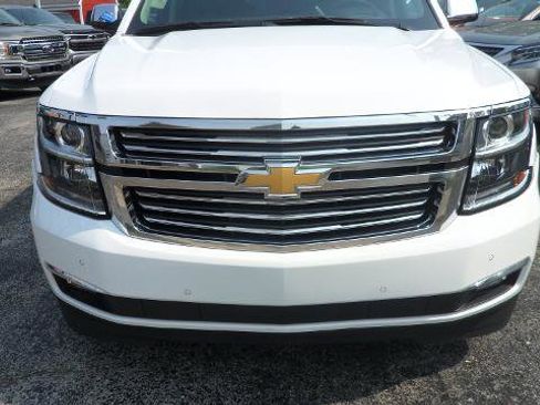 Used 2020 Chevrolet Tahoe Premier w/ Premier 6.2L Value Package image 3