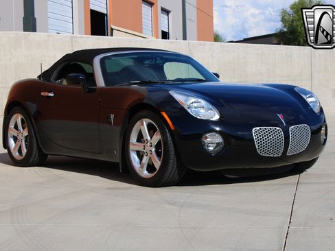 Used 2006 Pontiac Solstice Convertible w/ Premium Package image 5