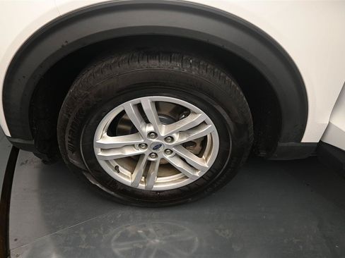 Used 2021 Ford Explorer XLT w/ Equipment Group 202A RWD image 15
