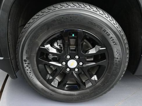 Used 2021 Chevrolet Traverse LT w/ LPO, Floor Liner Package FWD image 21