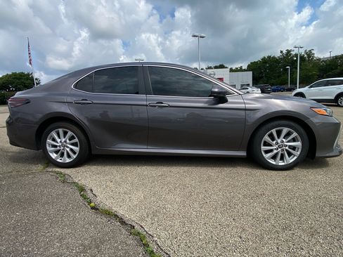 Used 2023 Toyota Camry LE FWD image 2