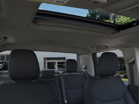 New 2025 Ford Maverick XLT w/ XLT Luxury Package AWD/4WD image 33