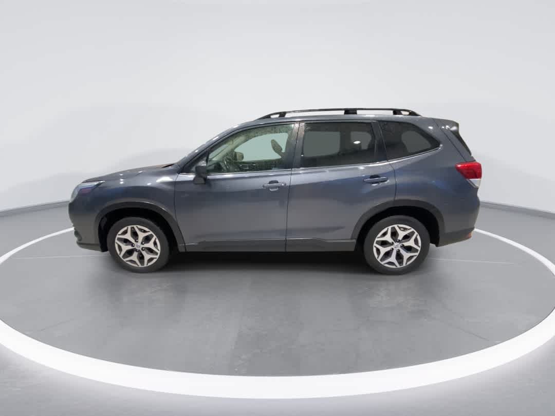 Used 2022 Subaru Forester Premium AWD/4WD image 5