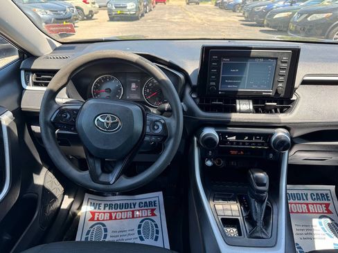Used 2020 Toyota RAV4 LE w/ All Weather Liner Package AWD/4WD image 21