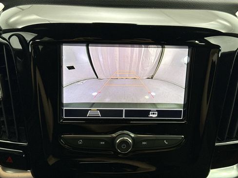 Used 2023 Chevrolet Traverse LT FWD image 14
