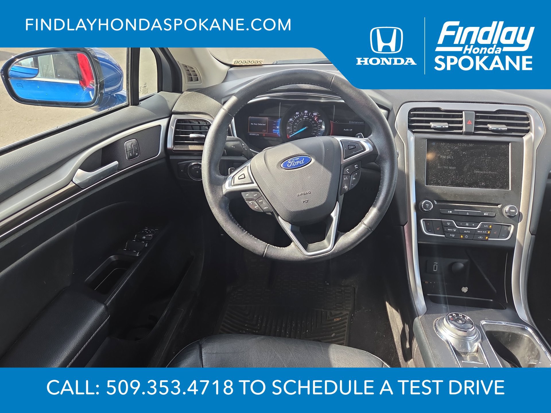 Used 2017 Ford Fusion SE w/ Fusion SE Technology Package FWD image 19