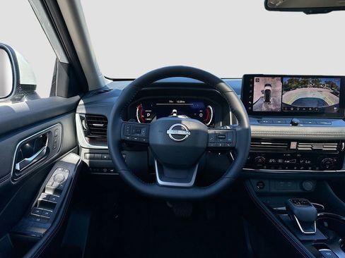 New 2026 Nissan Rogue Platinum image 24