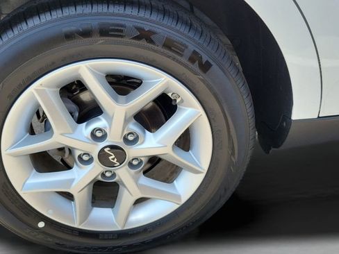 Used 2025 Kia Soul LX FWD image 36