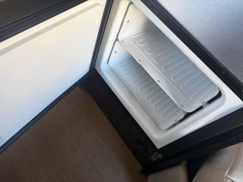 Used 2018 Mercedes-Benz Sprinter 3500 image 15