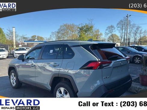 Used 2021 Toyota RAV4 XLE AWD/4WD image 5